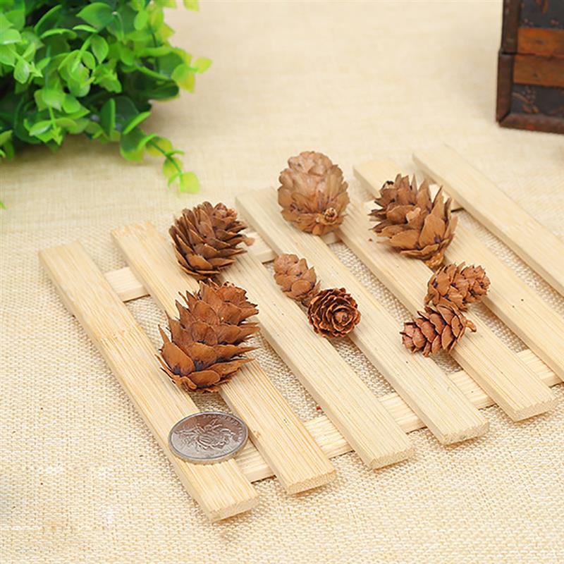20 Wooden Natural Pinecones